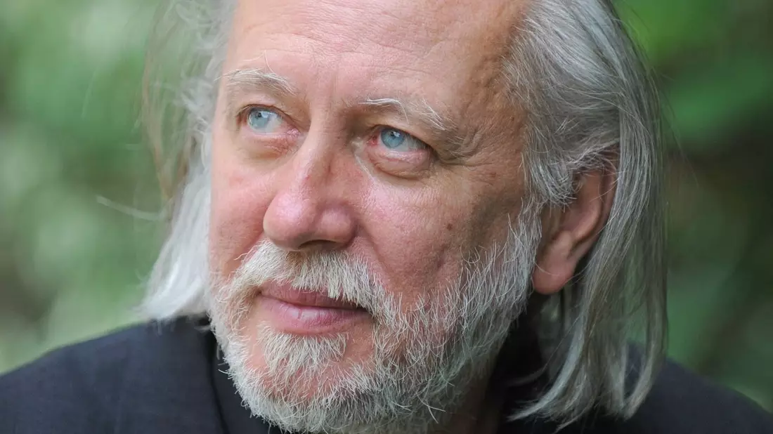 Der ungarische Literaturnobelpreisträger László Krasznahorkai spricht bei der Eröffnungskonferenz (Archivbild).  - Bild: Gyula Czimbal/MTI/EPA/dpa