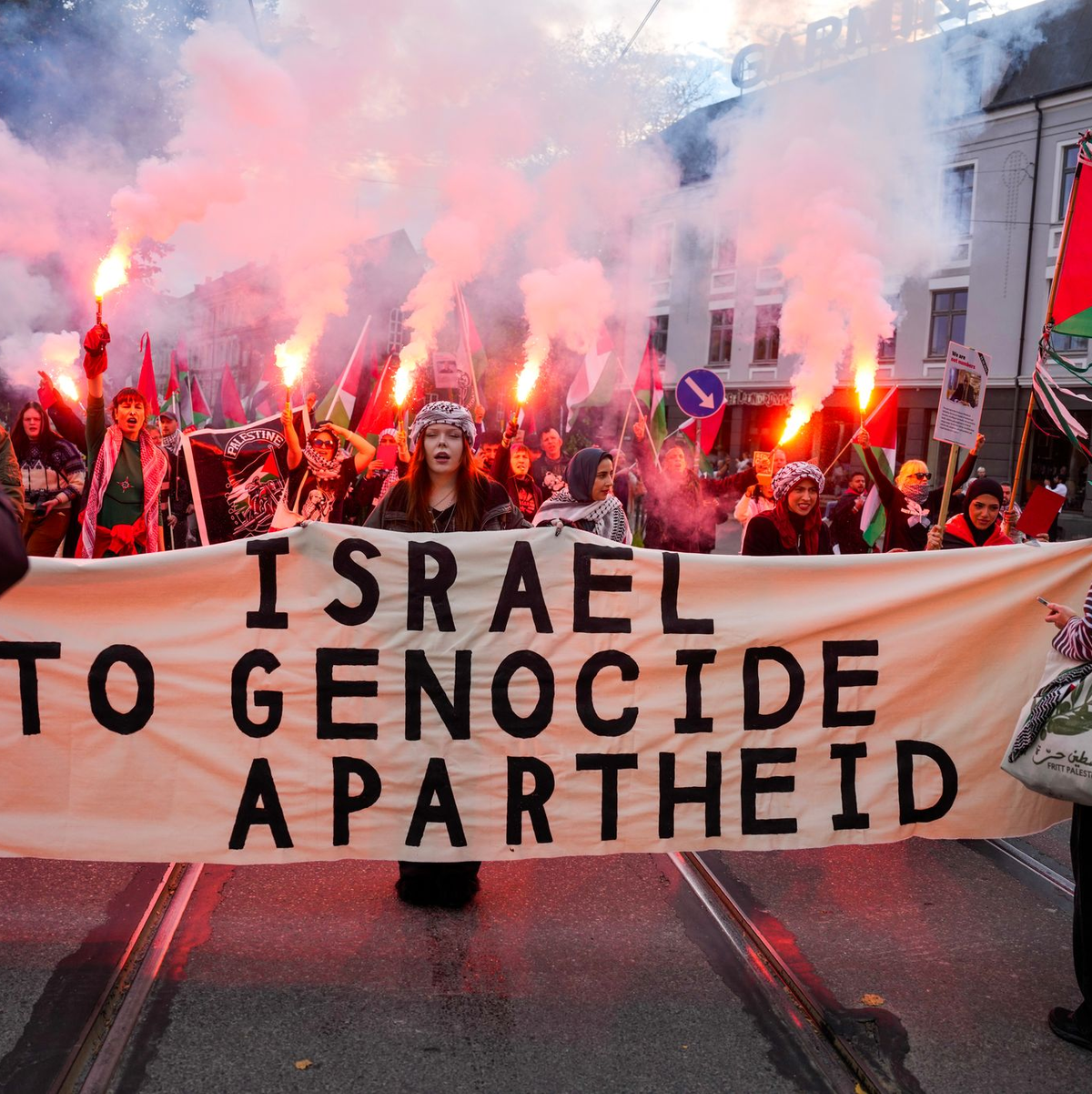 Die Proteste blieben nicht friedlich. - Foto: Javad Parsa/NTB/dpa