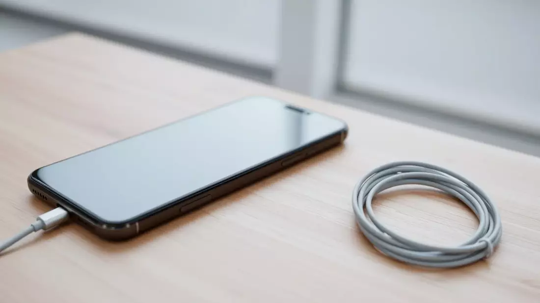 iOS 26.0.2: Apple behebt Bugs der Liquid-Glass-Oberfläche - Bild: über boerse-global.de
