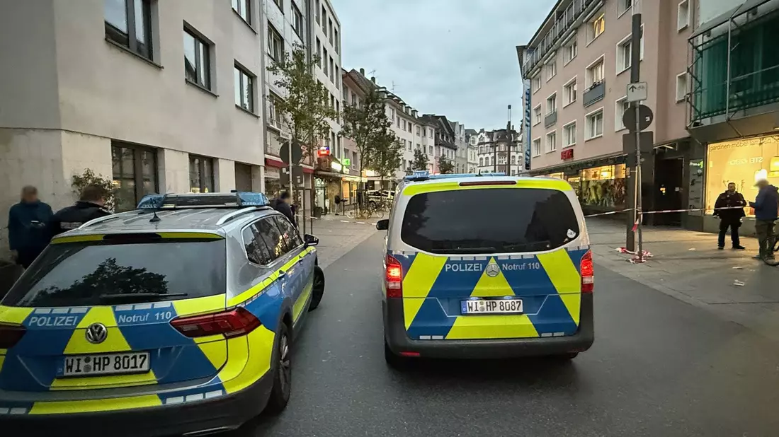 Die Polizei war mit einem Großaufgebot vor Ort.  - Bild: Mike Seeboth/dpa