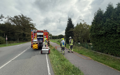 FW Hünxe: Brand einer Gartenlaube - Anwohner verhindern Schlimmeres - Foto: presseportal.de