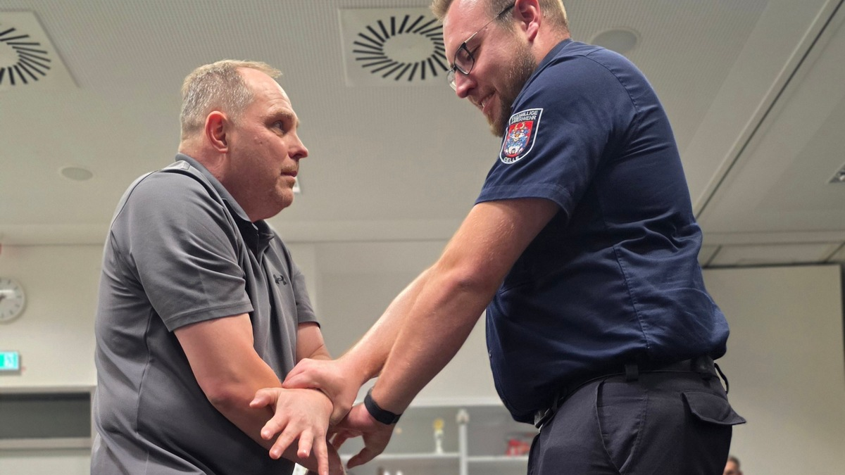 FW Celle: Selbstverteidigung für Einsatzkräfte - Foto: presseportal.de