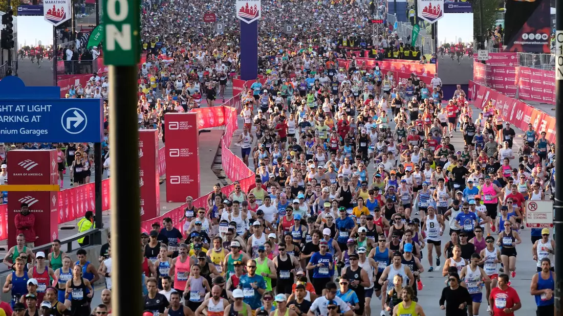 Der Chicago-Marathon ist bekannt für seine schnellen Zeiten. - Bild: Nam Y. Huh/AP/dpa