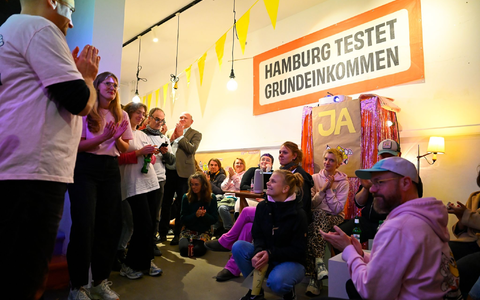Der Volksentscheid für ein Grundeinkommen-Modellversuch ist gescheitert. - Foto: Jonas Walzberg/dpa Der Volksentscheid für ein Grundeinkommen-Modellversuch ist gescheitert. - Foto: Jonas Walzberg/dpa