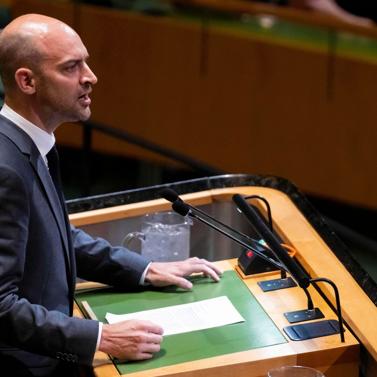 Außenminister Barrot und die Chefs anderer Schlüsselressorts durften bleiben. (Archivbild). - Foto: Adam Gray/FR172090 AP/dpa