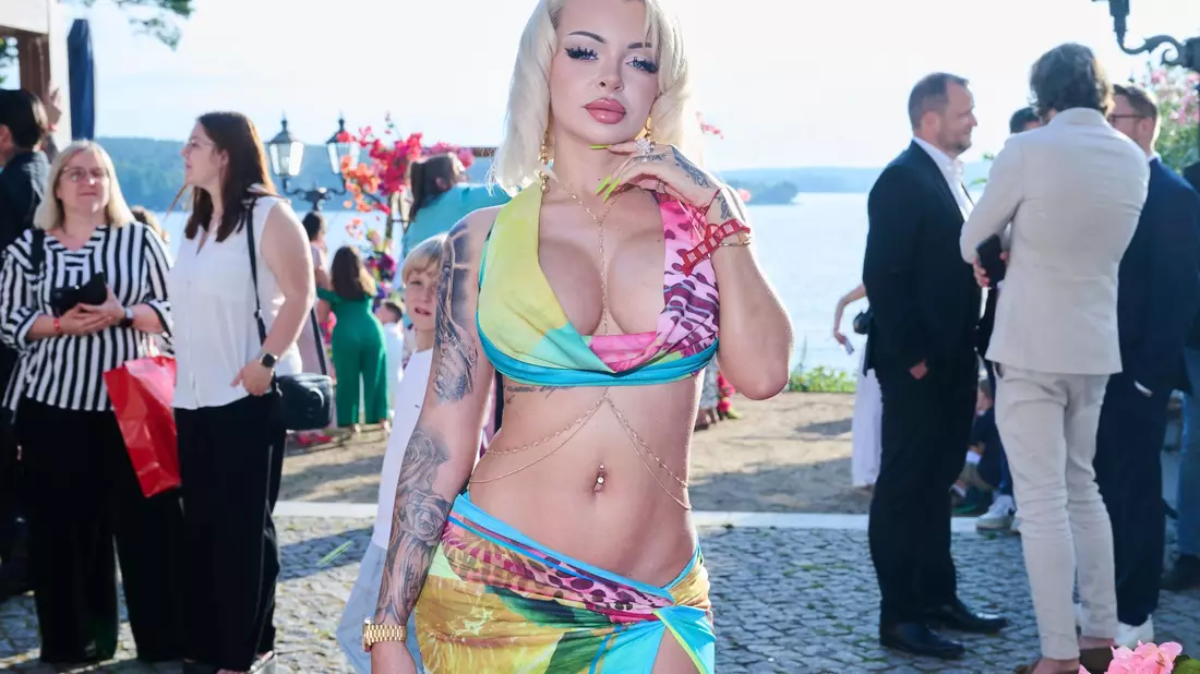 Rappern Katja Krasavice hat Ärger mit der Justiz. (Archivbild)  - Bild: Annette Riedl/dpa