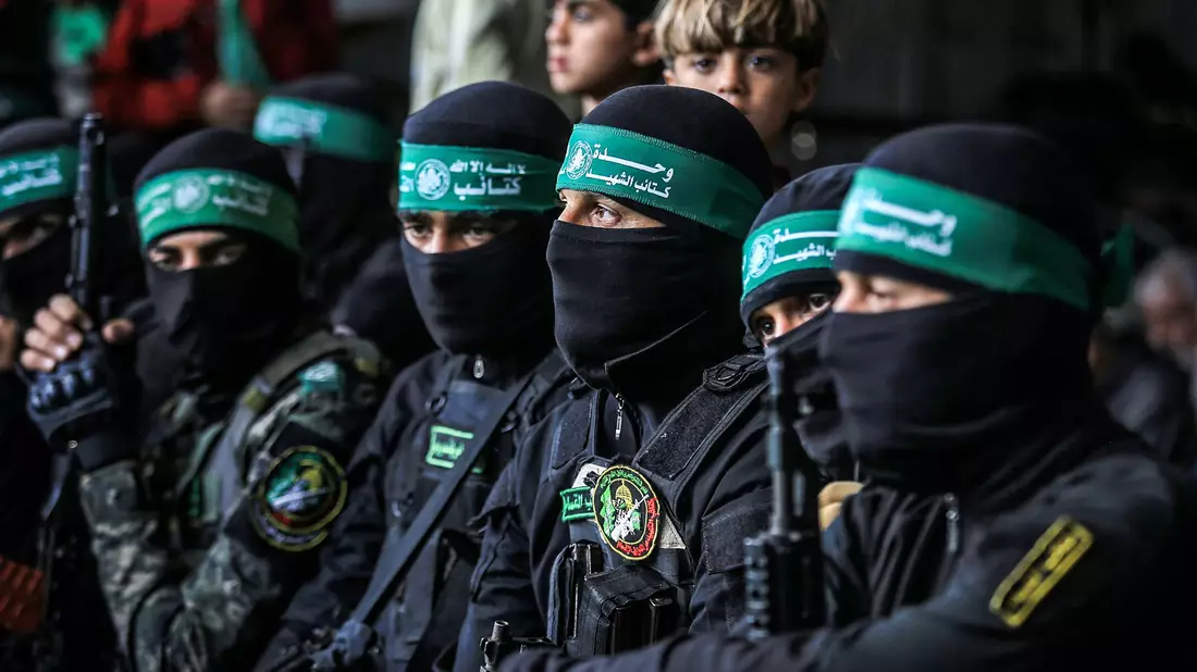 Die Hamas sieht sich der Waffenruhe mit Israel nach Freilassung der ersten Geiseln weiter verpflichtet. (Archivbild) - Bild: Abed Rahim Khatib/dpa