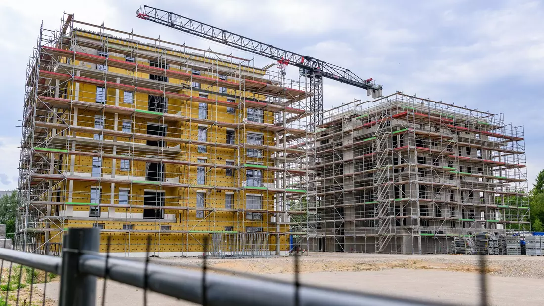 Hohe Mieten sind ein Problem für die Wirtschaft. (Archivbild) - Bild: Patrick Pleul/dpa