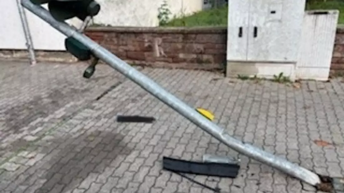 POL-PIZW: Mit 1,75 Promille Ampel umgefahren und abgehauen - Bild: presseportal.de