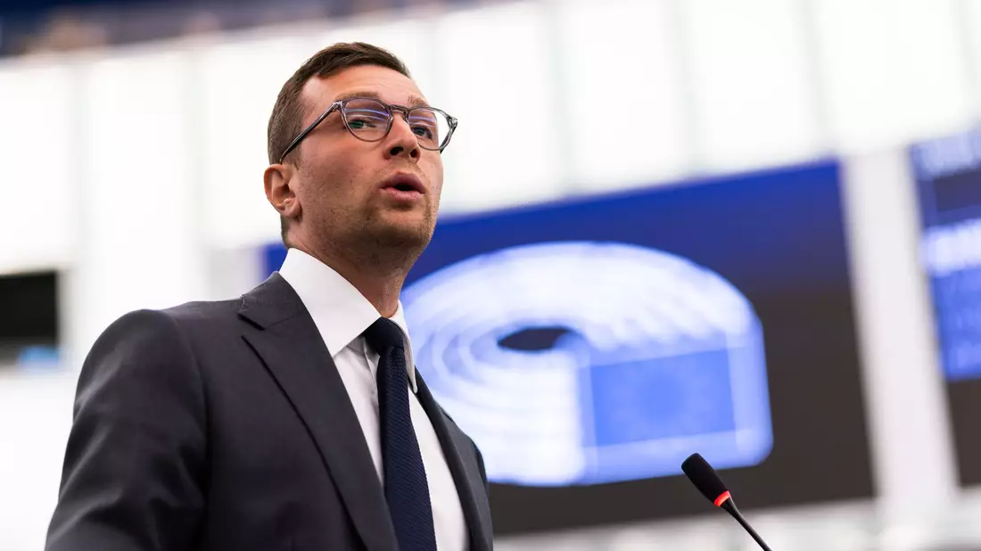Das Rassemblement National (RN) hat einen Misstrauensantrag gegen die neue Regierung eingereicht (Archivbild). - Bild: Philipp von Ditfurth/dpa