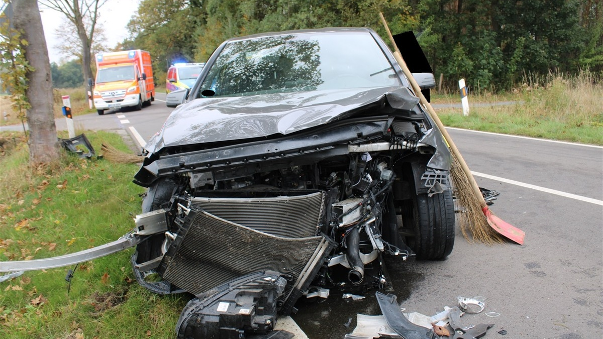 POL-MI: Verkehrsunfall außerhalb geschlossener Ortschaften - zwei Fahrzeuge stark beschädigt - Foto: presseportal.de