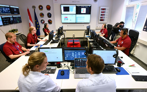 Weltweit simulieren zwei Wochen lang 17 Teams einige Bedingungen einer Mars- und Mondmission. Das Projekt wird in Wien vom Österreichischen Weltraum Forum koordiniert.  - Foto: Helmut Fohringer/APA/dpa