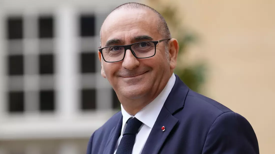 Der bisherige Pariser Polizeichef Nuñez wird neuer Innenminister.  - Bild: Aurelien Morissard/AP/dpa
