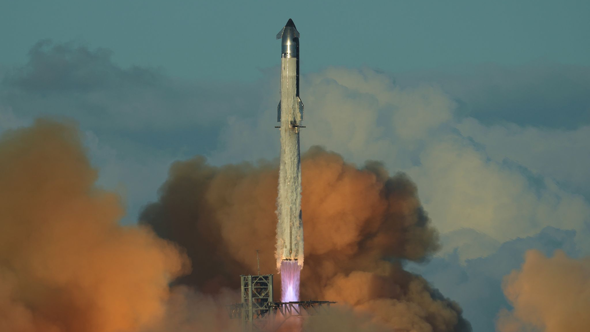 SpaceX strebt dem Bericht zufolge eine Bewertung von 1,5 Billionen Dollar an. (Archivbild) - Foto: Eric Gay/AP/dpa