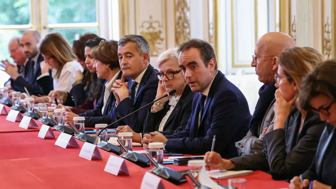 Premier Lecornu hat einen Haushaltsentwurf vorgelegt, der Frankreich die Konsolidierung seiner Finanzen ermöglichen soll (Archivbild).  - Bild: Alain Jocard/AFP Pool/AP/dpa