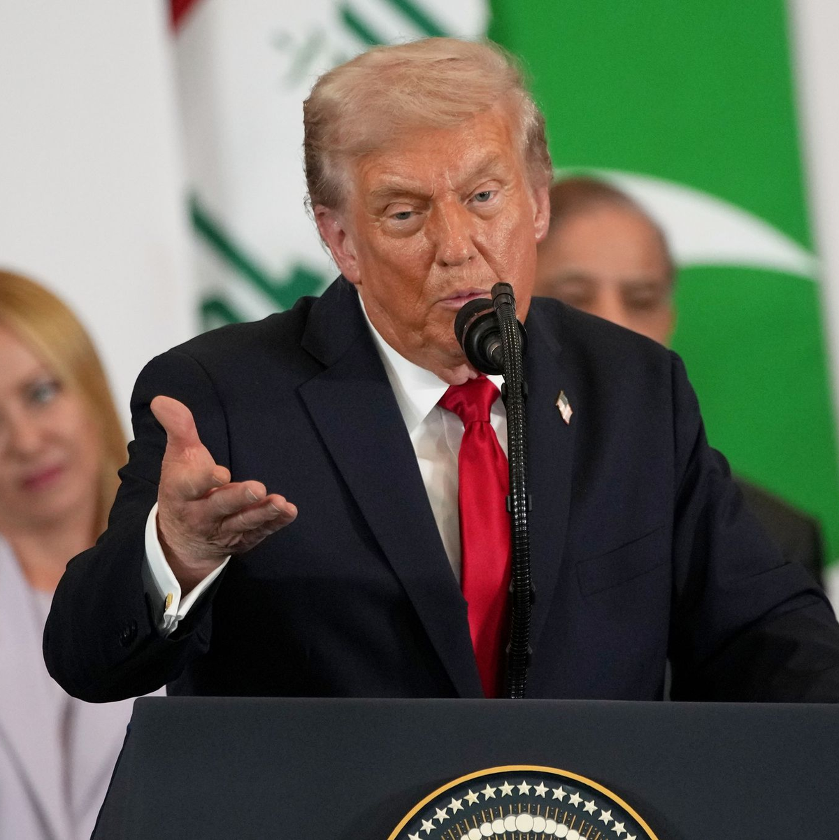 Trump schließt die Lieferung von Tomahawk-Marschflugkörpern an die Ukraine nicht aus.  - Foto: Amr Nabil/AP/dpa