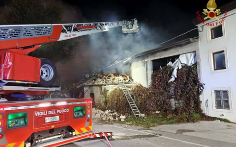 Bei der Explosion wurden drei Polizisten getötet.  - Foto: --/Italienische Feuerwehr/dpa