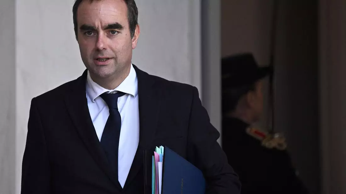Frankreichs Pemier Lecornu setzt Rentenreform aus. - Bild: Julien De Rosa/AFP/dpa