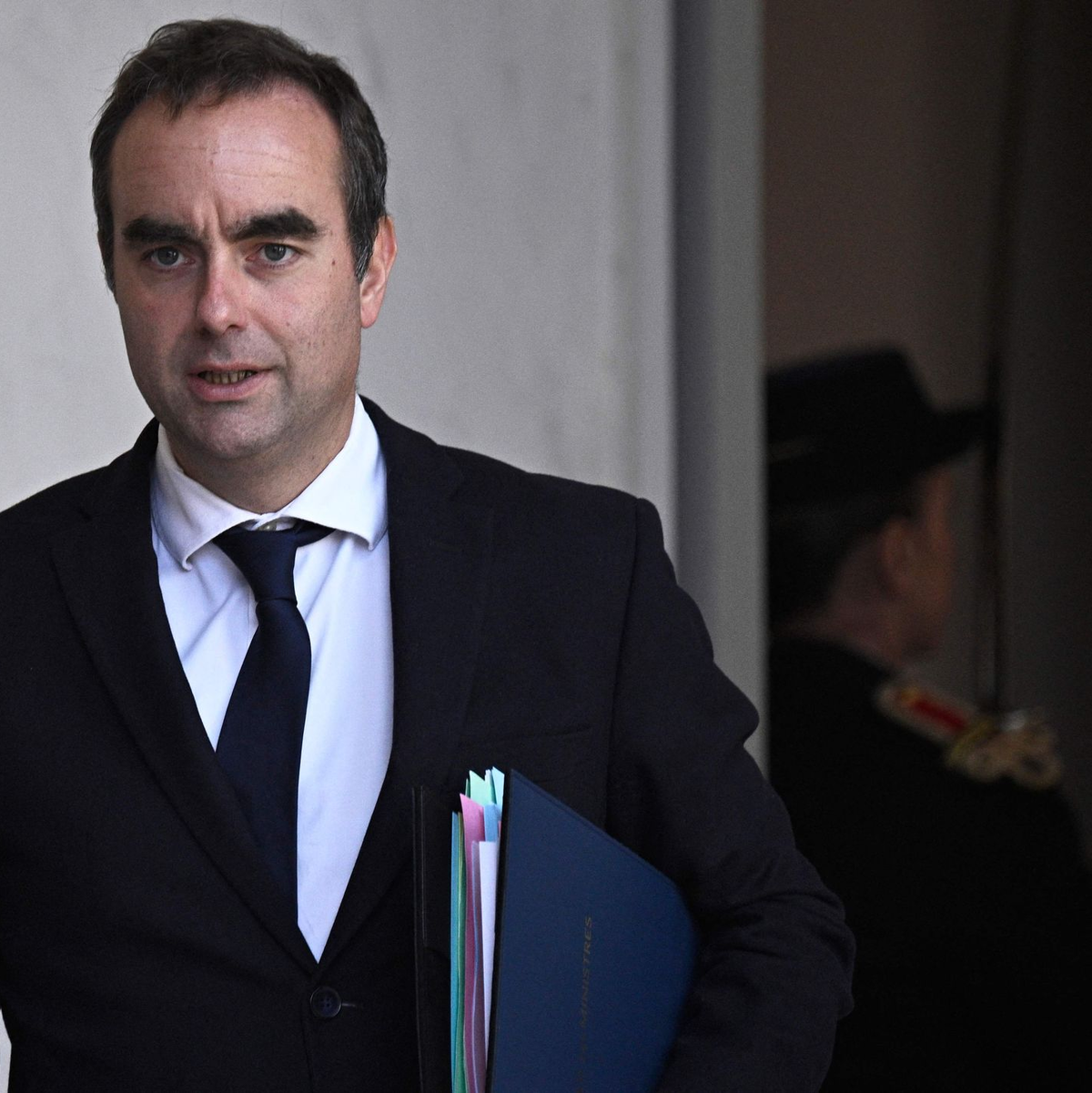 Frankreichs Pemier Lecornu setzt Rentenreform aus. - Foto: Julien De Rosa/AFP/dpa