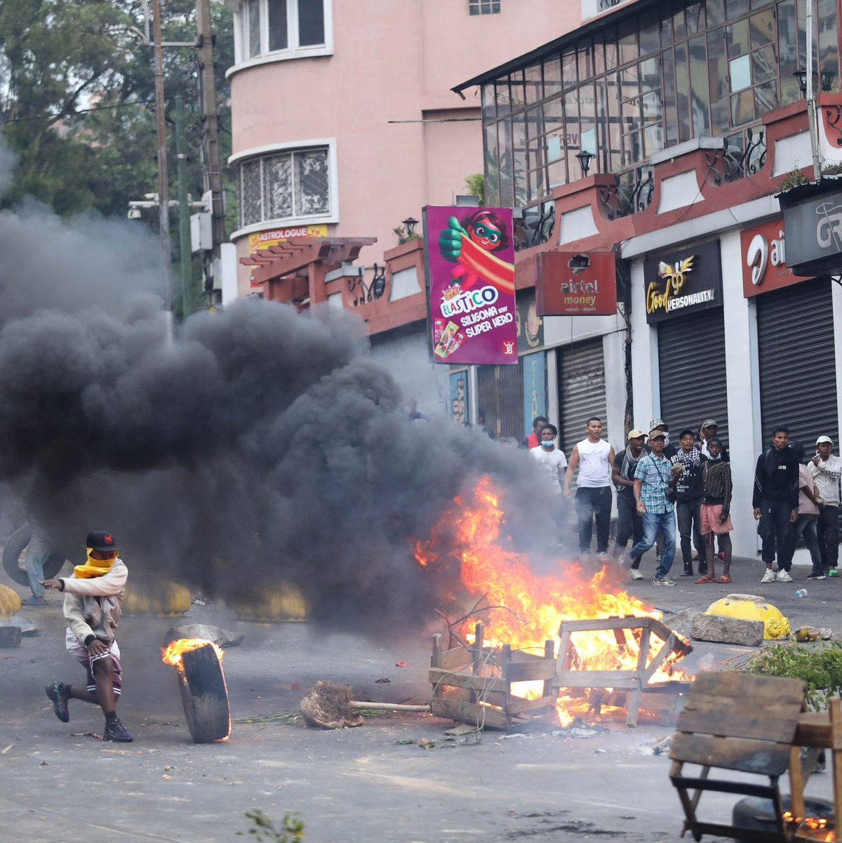 Die Proteste schlugen teils in Gewalt um. (Archivbild) - Foto: Mamyrael/AP/dpa