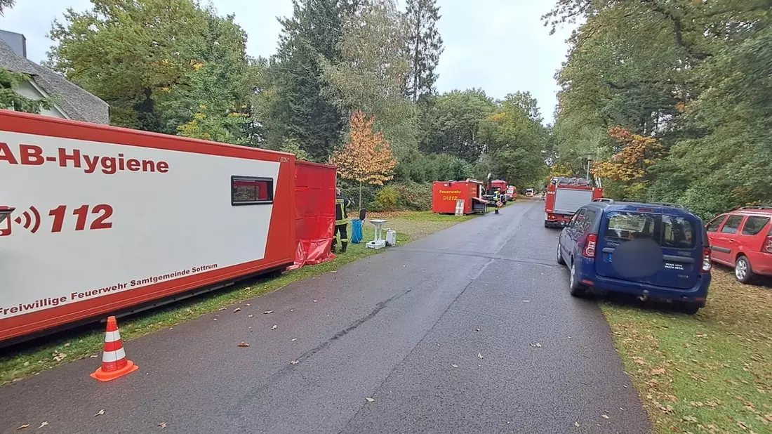 FW-ROW: Wohnhaus brennt nieder - Neue Container des Wechselladers im Einsatz - Bild: presseportal.de