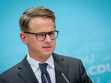 CDU-Generalsekretär Linnemann setzt auf den vorgesehenen Zeitplan. (Archivbild) - Foto: Kay Nietfeld/dpa