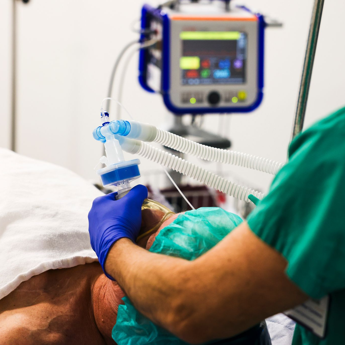 Die Ausgaben für Klinkbehandlungen steigen stark. (Symbolbild) - Foto: Frank Molter/dpa