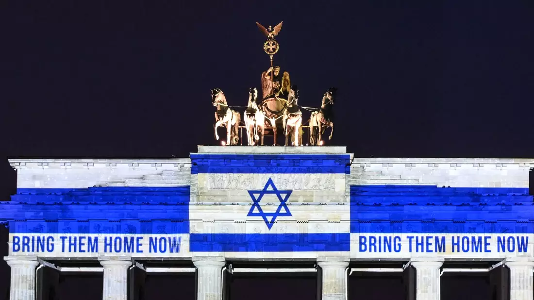 Jüdische Deutsche fühlen sich oft allein gelassen, Deutsch-Palästinenser haben ein ganz ähnliches Gefühl und werfen der Bundesregierung vor, sich einseitig mit Israel zu solidarisieren. (Archivbild) - Bild: Britta Pedersen/dpa