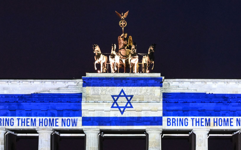 Jüdische Deutsche fühlen sich oft allein gelassen, Deutsch-Palästinenser haben ein ganz ähnliches Gefühl und werfen der Bundesregierung vor, sich einseitig mit Israel zu solidarisieren. (Archivbild) - Foto: Britta Pedersen/dpa