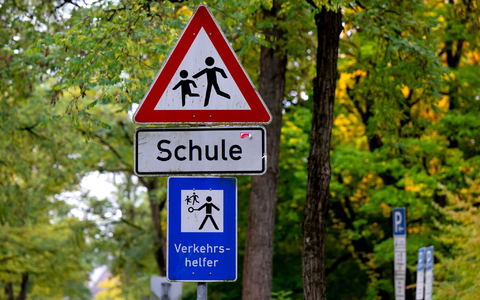 Der Auto Club Europa (ACE) untersuchte die Schulwegsicherheit an bundesweit 167 Grundschulen. - Foto: Sven Hoppe/dpa