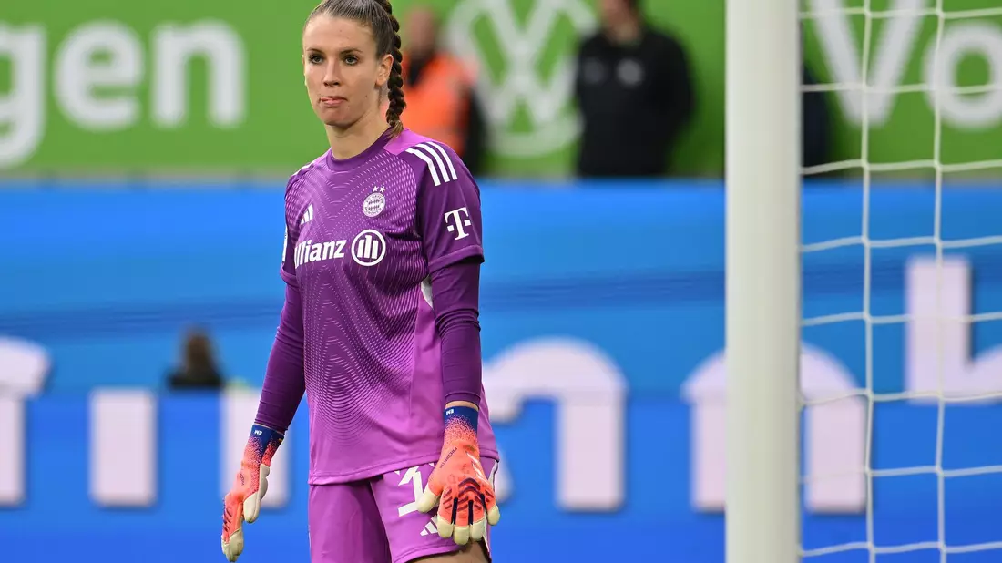 Torhüterin Ena Mahmutovic wird dem FC Bayern und dem deutschen Nationalteam vorerst fehlen. (Archivfoto) - Bild: Swen Pförtner/dpa
