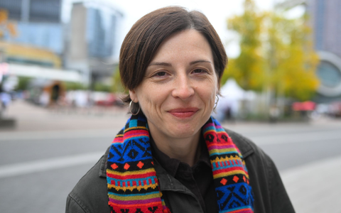 Die Schweizer Autorin Dorothee Elmiger kommt zur Frankfurter Buchmesse.  - Foto: Arne Dedert/dpa