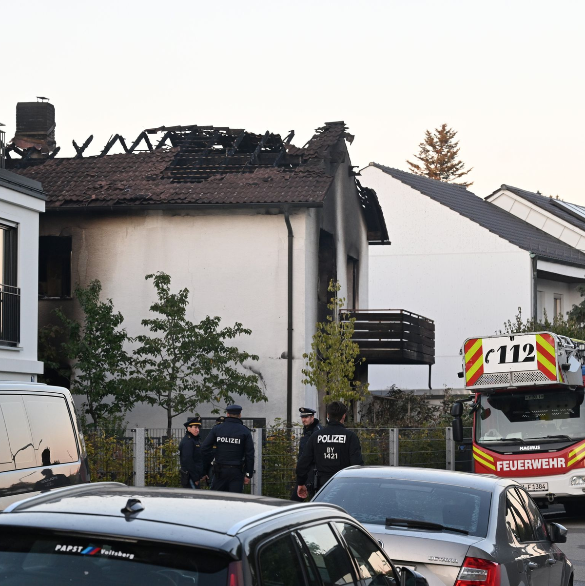 Das Haus konnte erst betreten werden, nachdem Sprengfallen unschädlich gemacht worden waren. In dem Zusammenhang wurde das Oktoberfest zeitweise gesperrt, nachdem ein bedrohliches Schreiben des Tatverdächtigen aufgetaucht war. (Archivbild) - Foto: Felix Hörhager/dpa