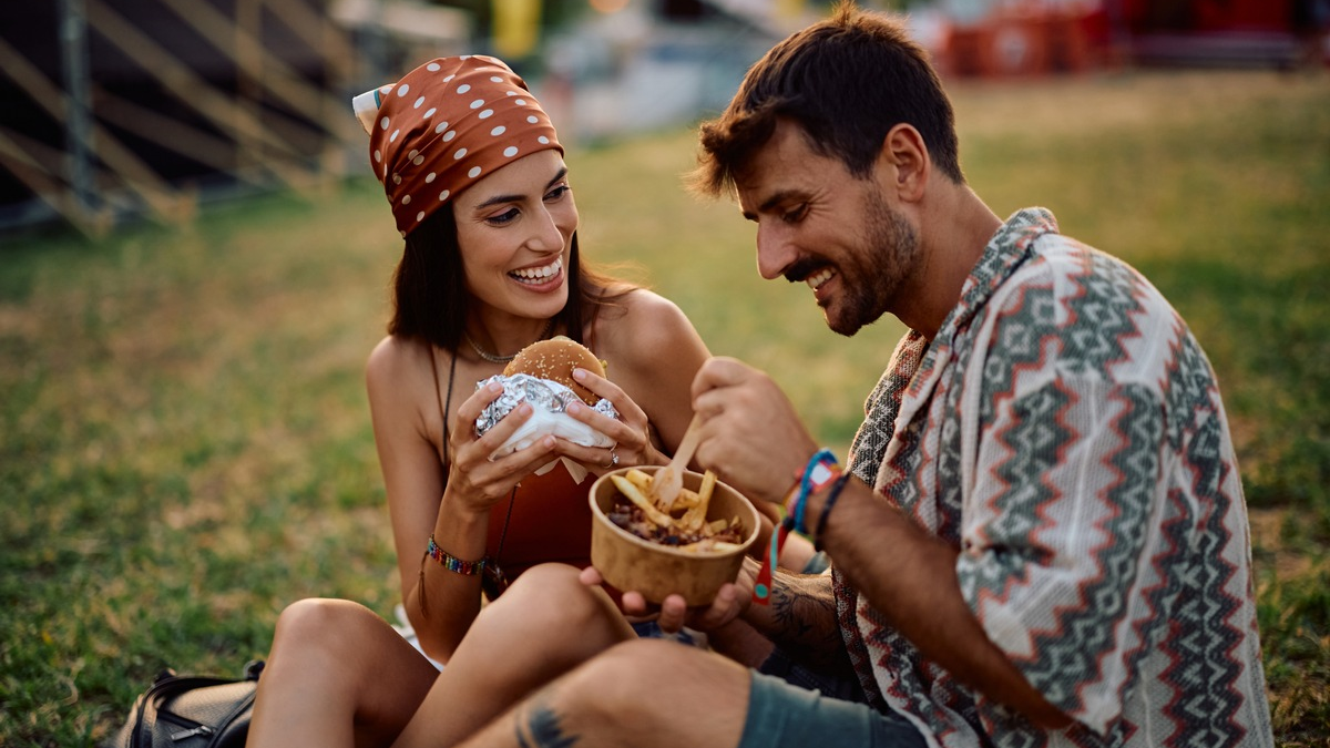 Ananas auf die Pizza? Swipe right! / Too Good To Go enthüllt in Dating-Umfrage wie wichtig kulinarische Vorlieben in der Liebe sind - Foto: presseportal.de