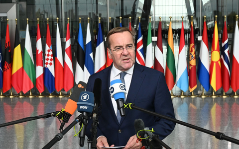 Kündigt einen deutlich stärkeren deutschen Einsatz für den Schutz der Nato-Ostflanke an: Bundesverteidigungsminister Boris Pistorius. - Foto: Ansgar Haase/dpa