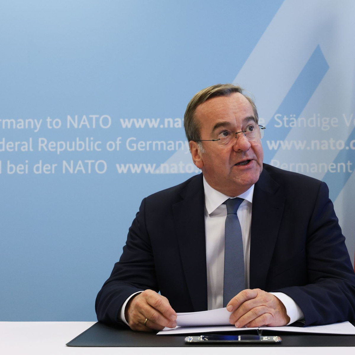 Auch Großbritannien will die Rüstungszusammenarbeit mit der Ukraine intensivieren. - Foto: Omar Havana/AP/dpa