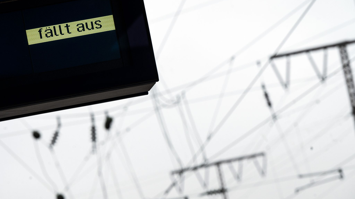 Nach Angaben der Bahn ist ein Stellwerk in Köln-Kalk betroffen. (Symbolbild) - Foto: Federico Gambarini/dpa