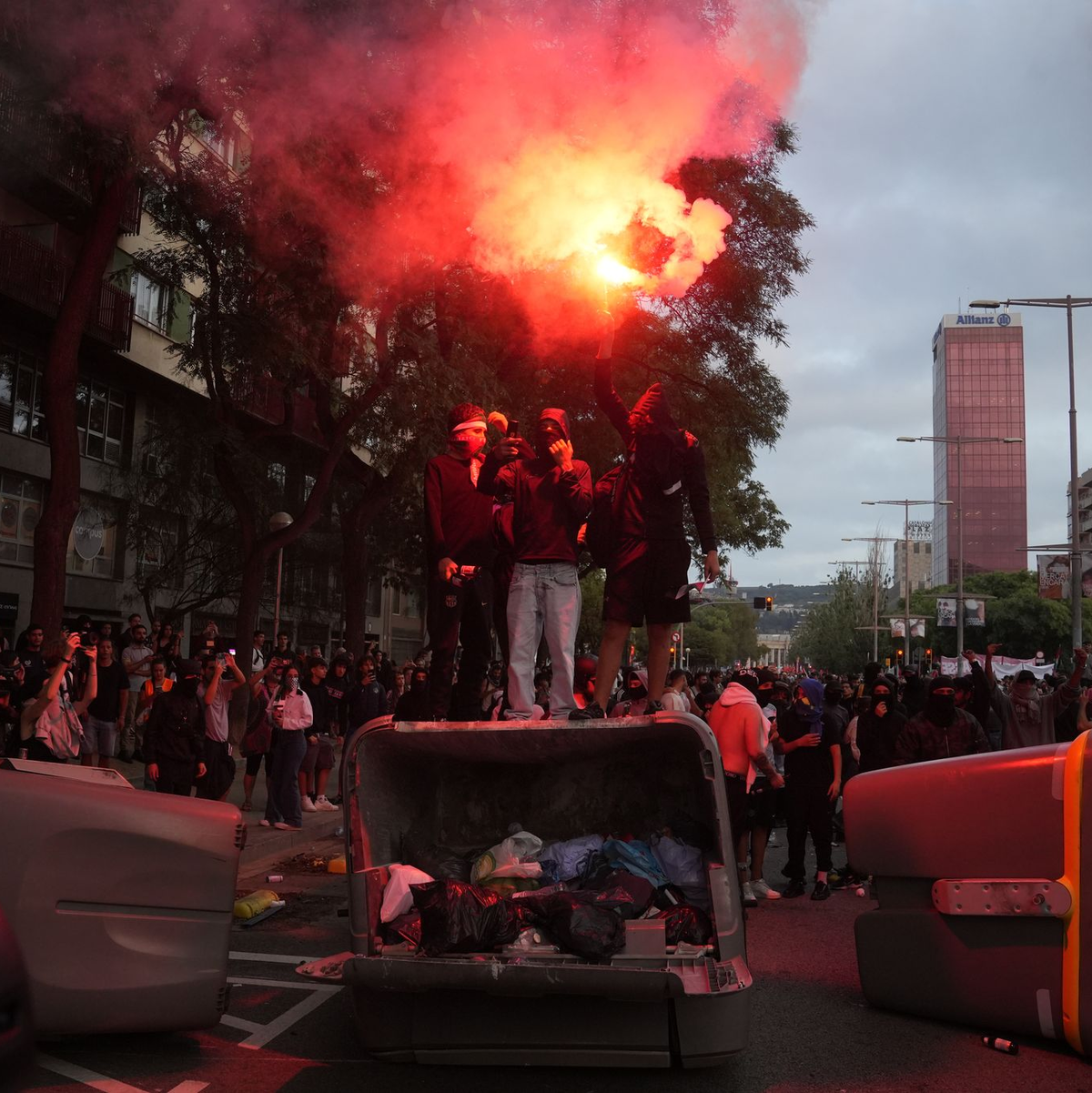 Vereinzelt kam es in Barcelona bei einer Demonstration gegen Israels militärisches Vorgehen im Gazastreifen zu Gewalt.  - Foto: David Zorrakino/EUROPA PRESS/dpa