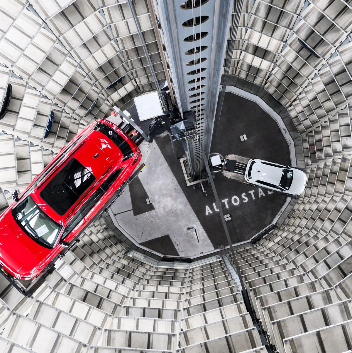 Kaum eine Stadt ist so abhängig vom Auto wie Wolfsburg. (Archivbild) - Foto: Julian Stratenschulte/dpa