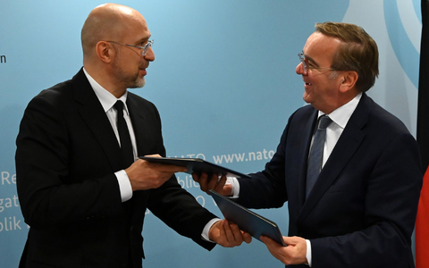 Die Ukraine und Deutschland wollen enger im Rüstungsbereich kooperieren.  - Foto: Ansgar Haase/dpa