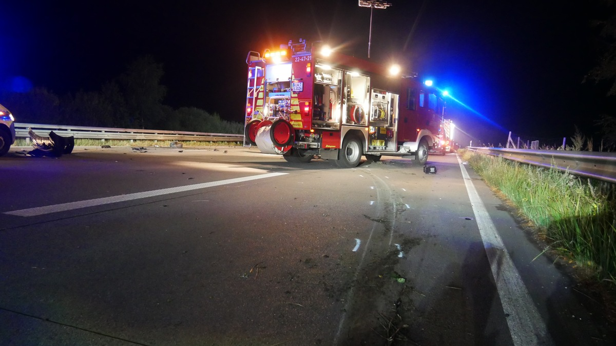 POL-ROW: ++ Schwerer Verkehrsunfall auf der A 1 bei Elsdorf: 27-Jähriger verstirbt noch an der Unfallstelle ++ - Foto: presseportal.de
