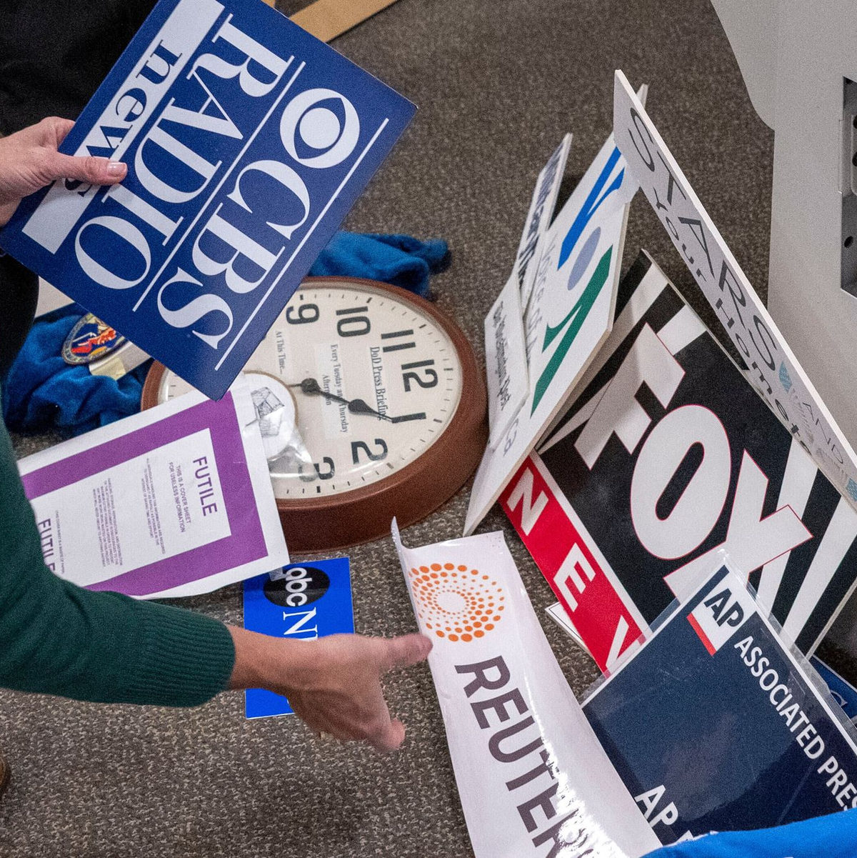 Auch Fox News weigert sich, die neuen Regeln zu unterzeichnen.  - Foto: Kevin Wolf/AP/dpa