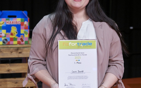 Sieg beim Branchenwettbewerb: Netto-Nachwuchstalent Laura Brandt aus Weißenthurm gewinnt beim fitfortrade-Finale - Foto: presseportal.de