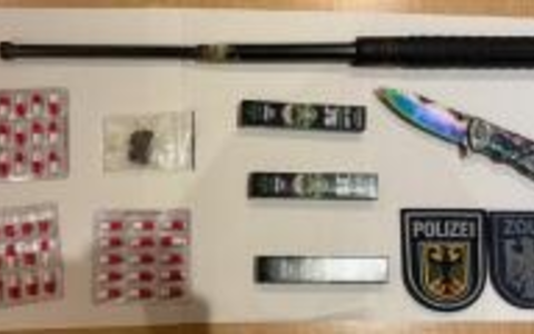 BPOL-FL: Elmshorn - Zoll und Bundespolizei kontrollieren gemeinsam im Bahnbereich - Foto: presseportal.de