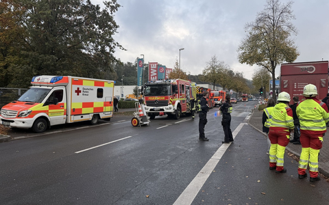 FW-MH: Durchtrenntes Stromkabel löst Brandmeldealarm aus - Düsseldorfer Straße zeitweise gesperrt - Foto: presseportal.de
