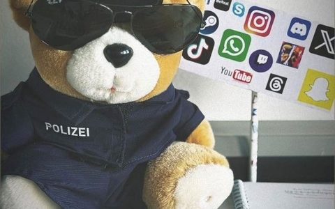 POL-HL: HL- PD Lübeck / Gefahren der digitalen Kommunikation - Polizeidirektion Lübeck bietet Workshop für vierte Klassen an - Foto: presseportal.de