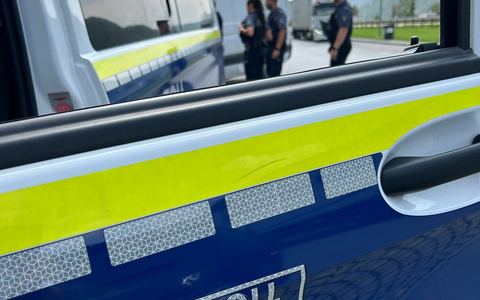 HZA-RO: Einreisender aus Österreich versteckte 17.000 Euro Bargeld unter der Fußmatte und in der Hosentasche / Zoll leitete Bußgeldverfahren ein - Foto: presseportal.de