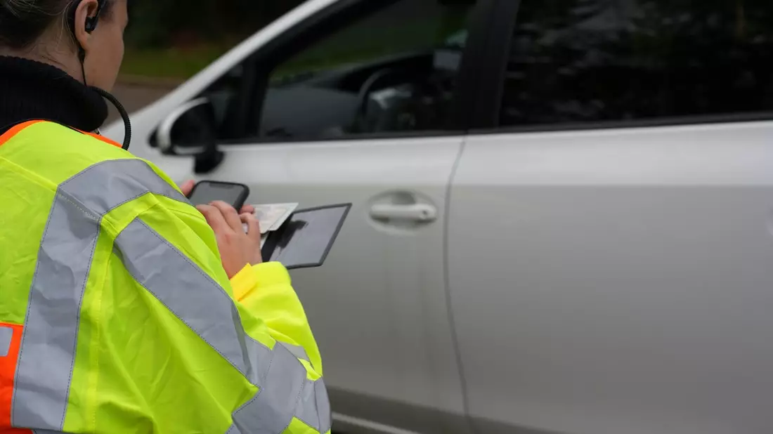POL-LB: Europaweite Aktionswoche Focus on the road vom 6. bis 12. Oktober 2025 - Polizeipräsidium Ludwigsburg zieht Bilanz und klärt zum Dauerthema Ablenkung auf - Bild: presseportal.de