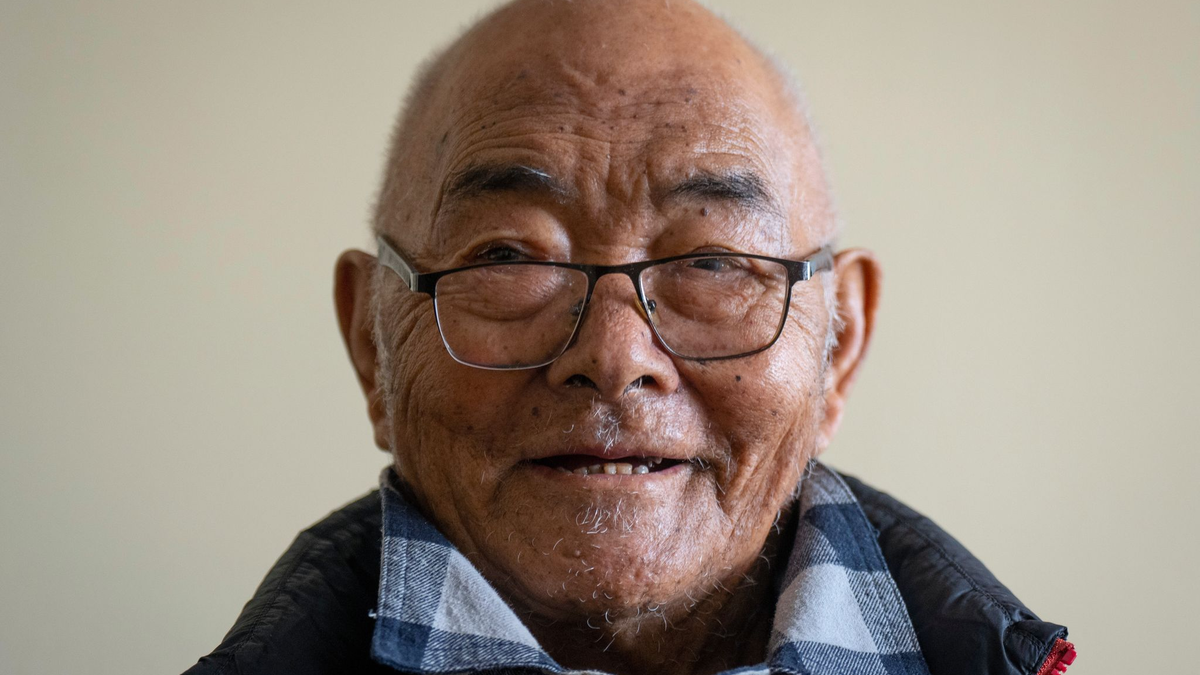 Kanchha Sherpa war der letzte Überlebende der Everest-Expedition 1953 um Edmund Hillary und Tenzing Norgay. Der 92-Jährige starb nach Angaben seiner Familie zu Hause in Kathmandu. (Archivbild) - Foto: Niranjan Shrestha/AP/dpa