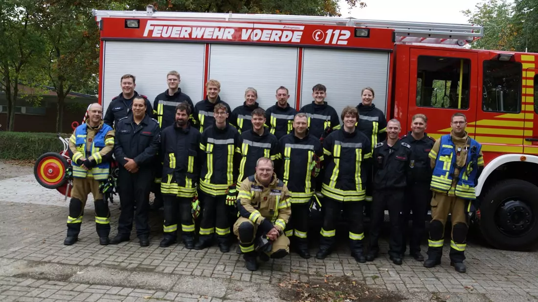 FW Voerde: Herzlichen Glückwunsch zur bestandenen Prüfung - Bild: presseportal.de